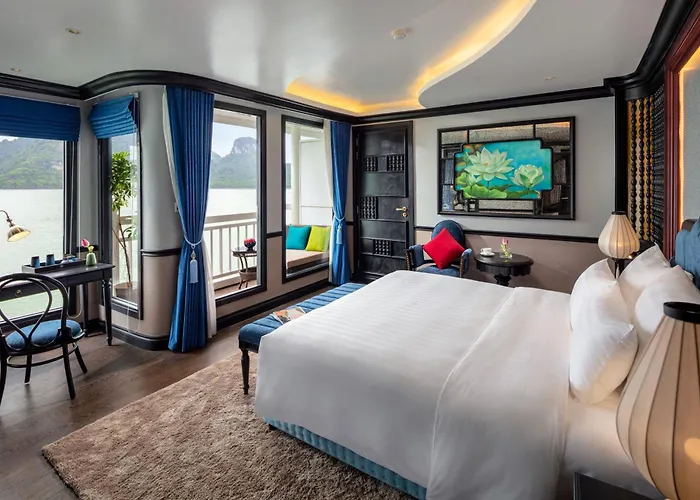 Lan Ha Aurora Boutique Cruise  5*