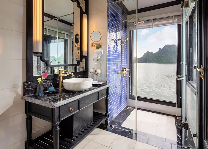  Lan Ha Aurora Boutique Cruise 5*
