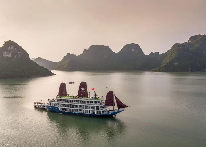Lan Ha Aurora Boutique Cruise