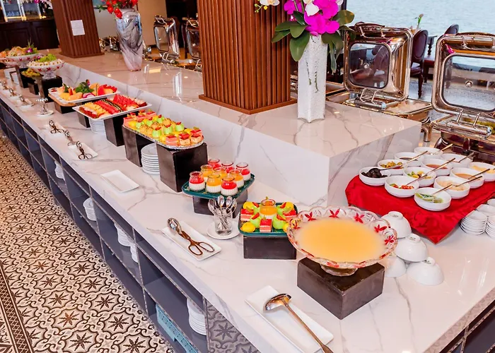Lan Ha Aurora Boutique Cruise  5*