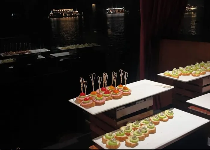  Lan Ha Aurora Boutique Cruise